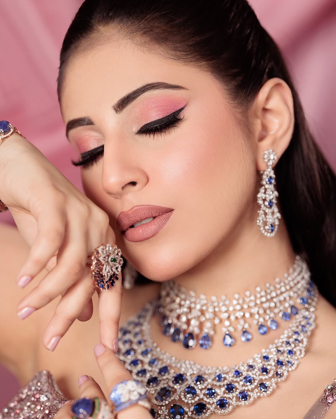 Aarushi makeup artist